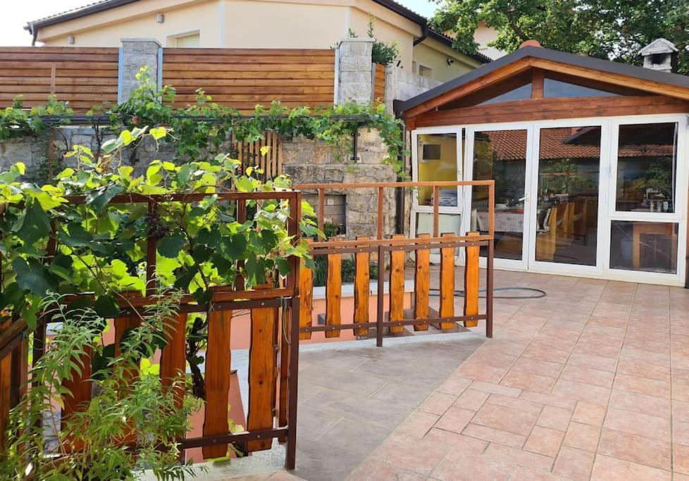 Hisa Idej Apartman Sežana Kültér fotó