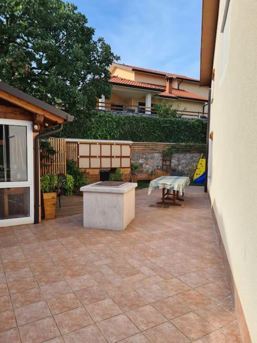 Hisa Idej Apartman Sežana Kültér fotó